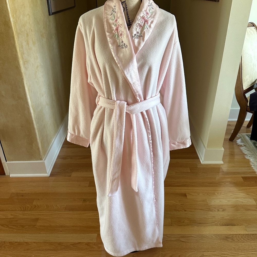 Erika Taylor Long Fleece Robe Pink Size Medium